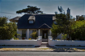  Howards End Manor B&B  Кейптаун